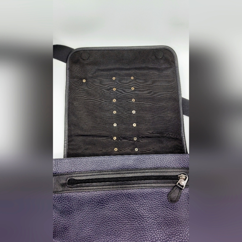 Coach Bond small Messenger Bag. Pebble Leather Navy/black. Upcrafted w skulls. - Picture 9 of 15